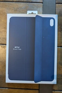 Apple Smart Folio for iPad Air 10.9" (4th Gen, 2020) – Deep Navy (MH073ZM/A) - Picture 1 of 4