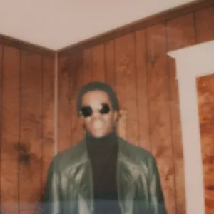 Vintage Polaroid Foto Bellissimi Occhiali da Sole Uomo Giacca In Pelle Trovata Istantanea Arte - Foto 1 di 5