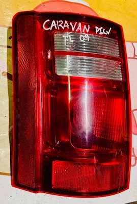 Luz trasera izquierda para Dodge Grand Caravan 2008-2010 unidad de fábrica OEM Foto 1 de 4