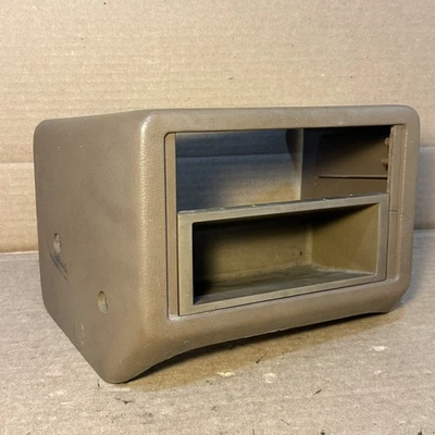 Mazda B2000 B2200 B2600 bajo tablero consola radio embellecedor caja bisel OEM marrón Foto 1 de 4