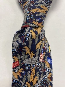 Corbata de seda Alynn Neckwear multicolor Bulls and Bears Stock Exchange 60 1/8 x 3 5/8 - Imagen 1 de 5