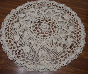 ~~TAMS HEARTS & PINEAPPLE HAND CROCHETED DOILY~25"~NATURAL ECRU~LOVE~VALENTINE'S - Picture 1 of 4