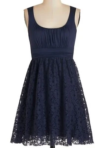 MAITAI ModCloth Handwerker Eistee Kleid marineblau Blumenmuster Spitze Blumen groß - Bild 1 von 7