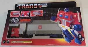 Transformers: Optimus Prime 40 Aniversario Retro G1 Reedición Exclusivo de Walmart - Imagen 1 de 4