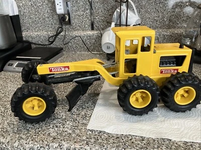 Niveladora de carretera de acero prensado Tonka / Hasbro / #16180 - Funrise # 92510 (2012) Foto 1 de 4