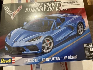REVELL CORVETTE 2022 Stingray Z51 Cupé Modelo Kit Nuevo - Imagen 1 de 1