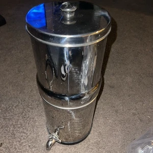 Berkey BT2X2-BB 1.5 Gal Travel Water Filtration System Pre Owned. - Picture 1 of 4