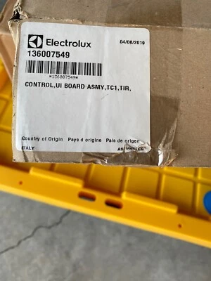 136007549 Frigidaire Control - Image 1 of 4