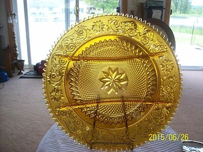 Plato para servir sándwich diente de sierra ámbar miel dividida patrón tiara de vidrio Indiana Foto 1 de 4