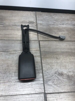 2007 2008 2009 GMC Acadia Left or Right Front Seat Belt Buckle Black - Image 1 of 4