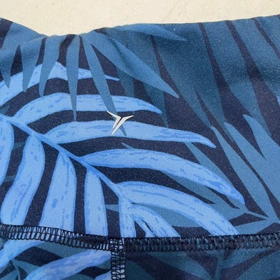 Leggings Capri Atléticos Old Navy Active Go Dry Talla S Entrenamiento Tropical Foto 1 de 4
