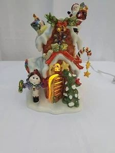 Grandeur Noel Lighted Ceramic Holiday House - Picture 1 of 22