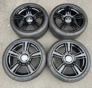 21" Rolls Royce OEM Ghost Wraith Dawn Black Wheels Pirelli Tires Caps 106A - Picture 1 of 7