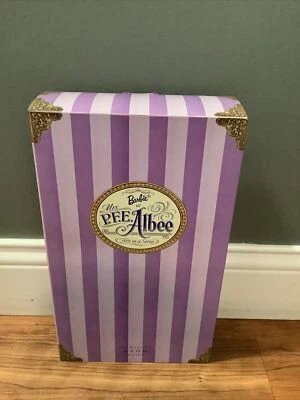 Barbie as Mrs. PFE Albee (1997 AVON Exclusive 17690, First in Series) NRFB Foto 1 de 4