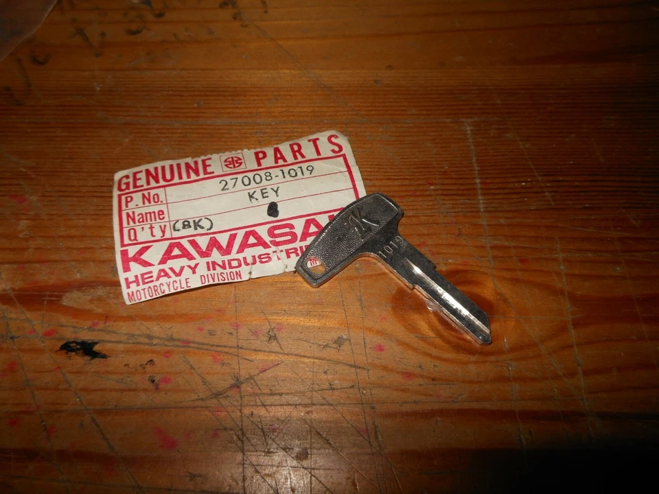  NOS OEM Kawasaki F5 KH100 G3SSE ++ Ignition MASTER Key Blank Qty.1 # 27008-1019 - Изображение 1 из 1