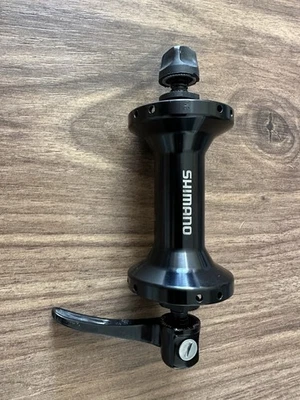 Buje delantero Shimano WH-RS11-F 16 radios freno de llanta Foto 1 de 4