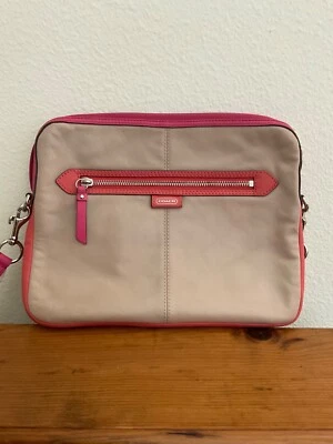 COACH GENUINE, AUTHENTIC TAN LEATHER EXECUTIVE MESSENGER BAG W/SHOULDER STRAP - Image 1 of 4