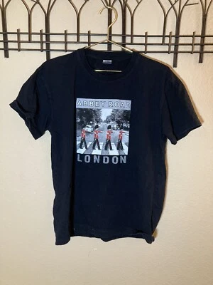 Crest of London Abbey Road Queen's Guard Black T-Shirt Size Medium - Image 1 of 4