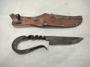 Handmade Twisted Handle Steel Knife Forged Twist Handle Viking Celtic W/ Sheath - Foto 1 di 7