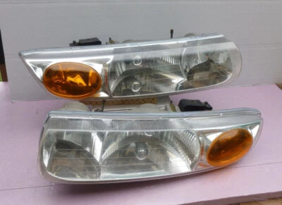 Faros izquierdo y derecho para Saturn serie S 2000-2002 OEM Foto 1 de 3