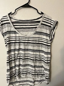 Gap 100% Cotton Blue Gray Striped V-Neck Pullover T-Shirt w/ Cap Sleeves Size M - Picture 1 of 5