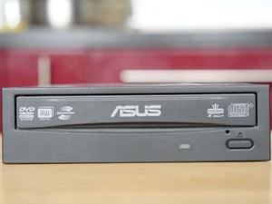 ASUS DRW-24B3LT Lecteur Graveur DVD/CD réinscriptible avec Lightscribe (SATA) - Photo 1/9