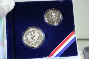 1994 World Cup 2-Coin Special Edition Collector's Set - Silver $1 and Clad 50C - Picture 1 of 4
