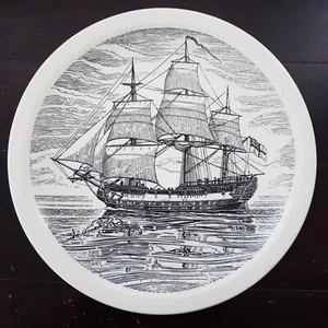 Wedgwood Historical Canadian Vessel Series HMS Discovery Dinner Plate Black Whit - Picture 1 of 10