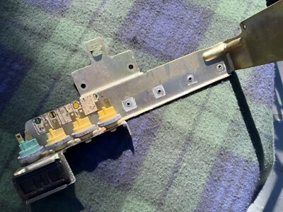 Mercedes-Benz R107 C107 380SL 450SL 560SL HVAC Actuators - Image 1 of 4