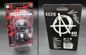 Frank Kozik SIGNED 3" Trexi Black Anarchy 2007 SDCC AUTOGRAPHED Play Imaginative - Picture 1 of 4