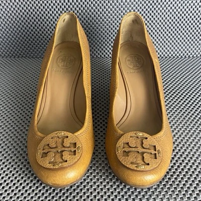 Tory Burch Sally Wedge Pump Heels Womens 7.5 Brown Leather Logo Made In Brazil - Image 1 of 4