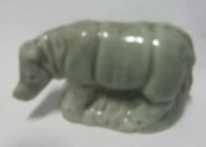 Vintage Wade Whimsies Red Rose & Tetley Tea Ceramic Animal Figurines Rhino - Picture 1 of 1