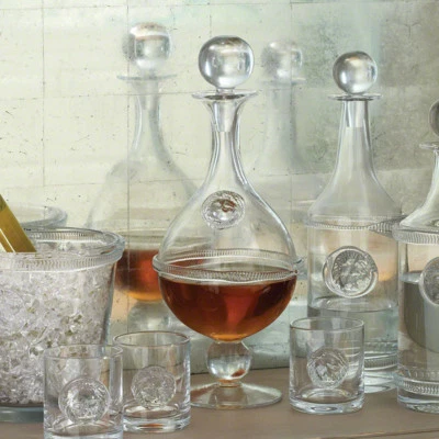 Global Views Vidrio Leo Bombilla Decantador con Tapón Barra Ornamentada Ware León Medallón Foto 1 de 4