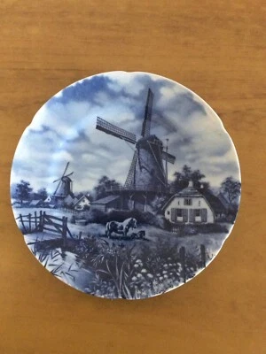 Vintage Collectors Delft Blue & White Display Plate. Size 9.5”. 24 cm. - Image 1 of 4
