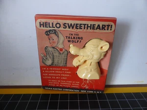 VINTAGE "HELLO SWEETHEART- I'M THE TALKING WOLF" TOY IN BOX NOMA ELECTRIC CORP - Imagen 1 de 6