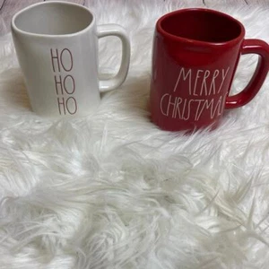 Pacchetto tazze da caffè in ceramica grandi Rae Dunn Buon Natale HO HO HO SPEDIZIONE VELOCE - Foto 1 di 6