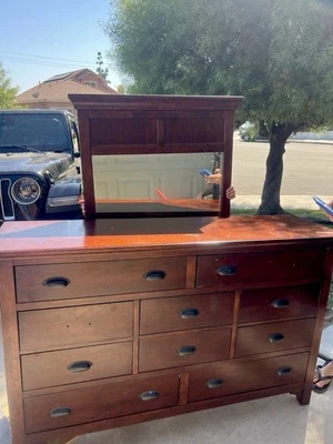 Cómoda de madera maciza de 9 cajones con espejo - Alta calidad Foto 1 de 2