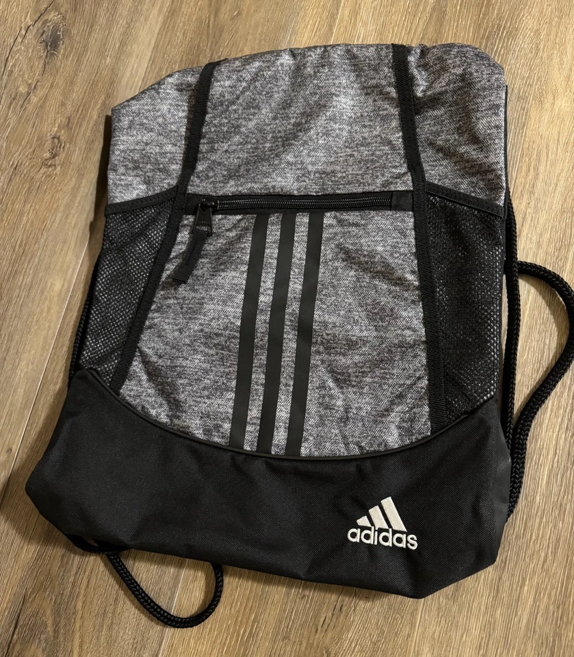Mochila Adidas com cordão - Cinza e preto - Bolsos externos - Imagem 1 de 1