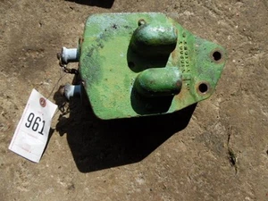 John Deere 2010 Rear Remote Valve, T18200T, Tag #961 - Picture 1 of 6