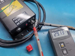 Convertidor escalonado DC DC 13,5 V a 29 V 4 A LIPS6 NSN Z8 6130-99-994-7110 - Imagen 1 de 9