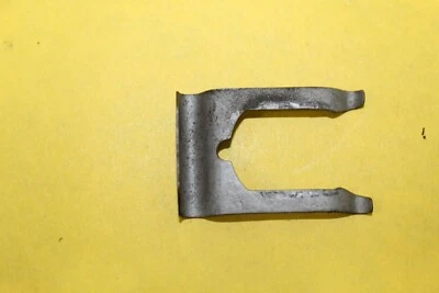 BUELL xb PESTILLO ASIENTO TRASERO Bloqueo Montaje Clip Soporte Cerradura Trasera Foto 1 de 3