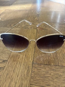 Quay Australia Dusk to Dawn Ladies Gold Framed Sunglasses No Case Some Scratches - Picture 1 of 8