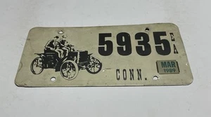 Rare 1989 Connecticut ANTIQUE VEHICLE License Plate # 5935 ~ Barn Find - Picture 1 of 2