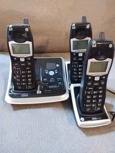 GE 5.8 ghz cordless phone system 3 handsets answering machine GE - Picture 1 of 5