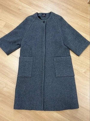 ABRIGO GRIS USADO MUY BUENO Foto 1 de 4
