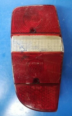 Lente de luz trasera lateral derecha Volvo 140 1965-1972 usada. SRBBL-137-ZR SAE-STDBR-65 Foto 1 de 4