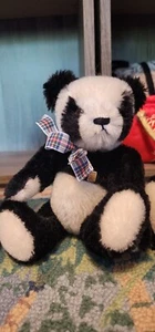 Grisly Spielwaren Germany Mohair Panda 20 cm / 8" von 1999 - Bild 1 von 8