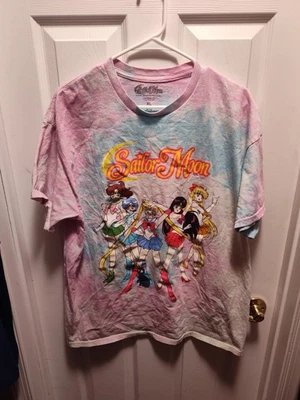 Camiseta Hybrid Apparel Sailor Moon Multicolor Tye Dye Manga Corta | Talla XL  Foto 1 de 3