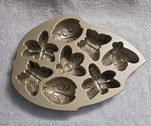 Nordic Ware Backyard Bugs 15" x 11 1/2" 5 tazas 1,2 litros pastel muffin sartén usado en excelente estado! - Imagen 1 de 4