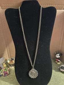 Collar Disney Piratas del Caribe Película Moneda Azteca Medallón Calavera Sol - Imagen 1 de 6
